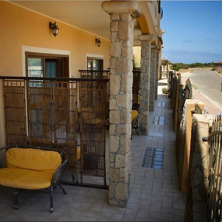 Hotel Raffael Putzu Idu Esterno foto