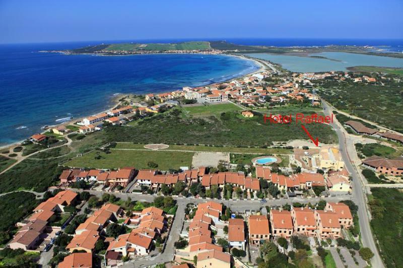 Hotel Raffael Putzu Idu Esterno foto