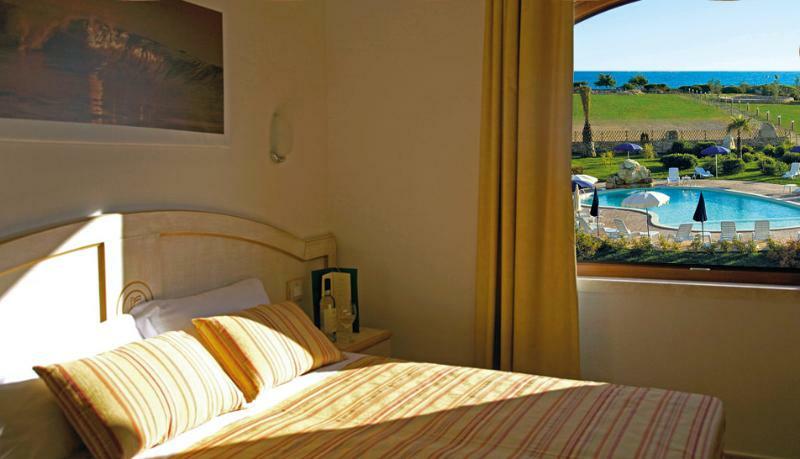 Hotel Raffael Putzu Idu Esterno foto